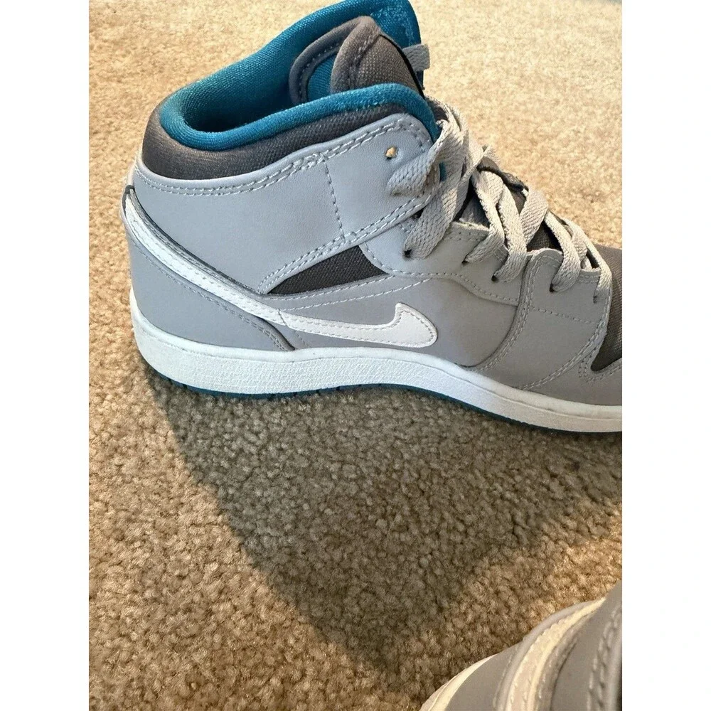 Grade School Jordan 1 Mid Wolf Grey Tropical Teal Style 554725-027 Size 5.5Y